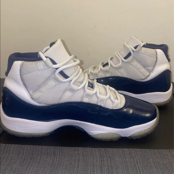 Air Jordan 11 UNC Win Like 82 Size 8 Men’s - Picture 4 of 6